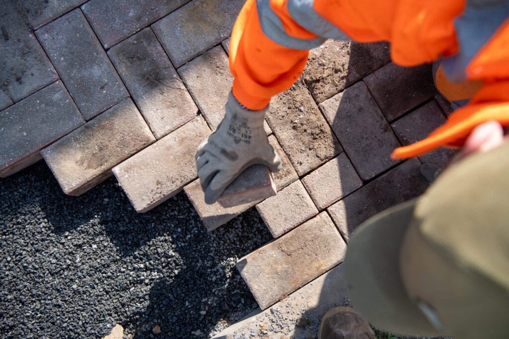 Réfection d'un trottoir. Nos valeurs et engagements au service de la qualité