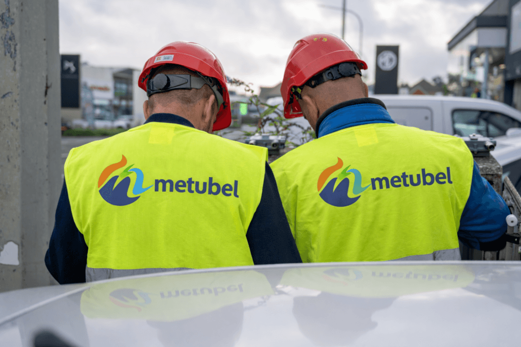 Chez METUBEL S.A. le suivi des dossiers de raccordement est constant grâce à nos chefs d'équipe